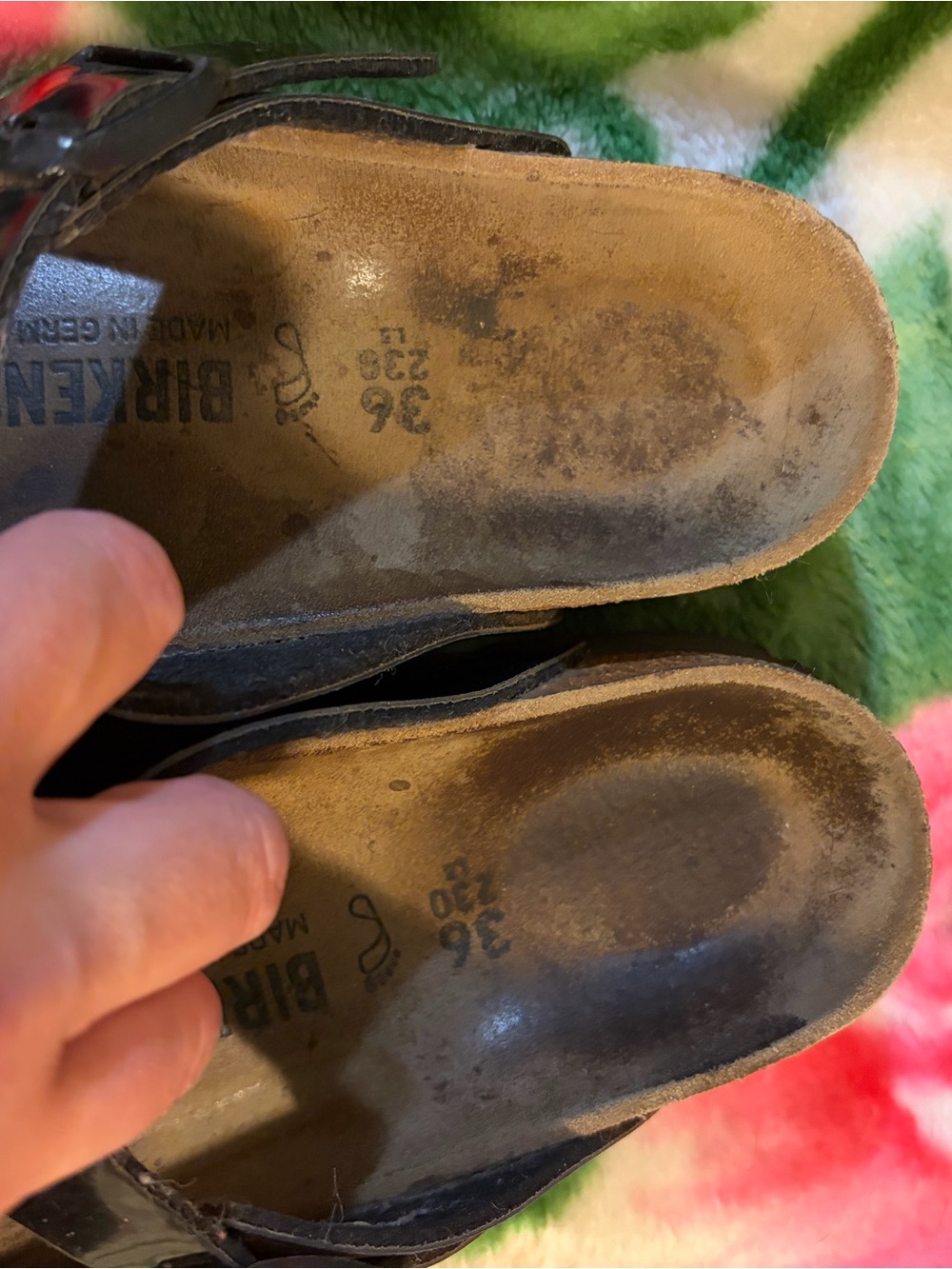 Birkenstock Black Patent Gizeh Style Women's Sandals - Picture 2 of 8
